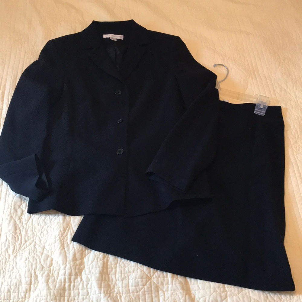 Petite Sophisticate 2-piece skirt suit